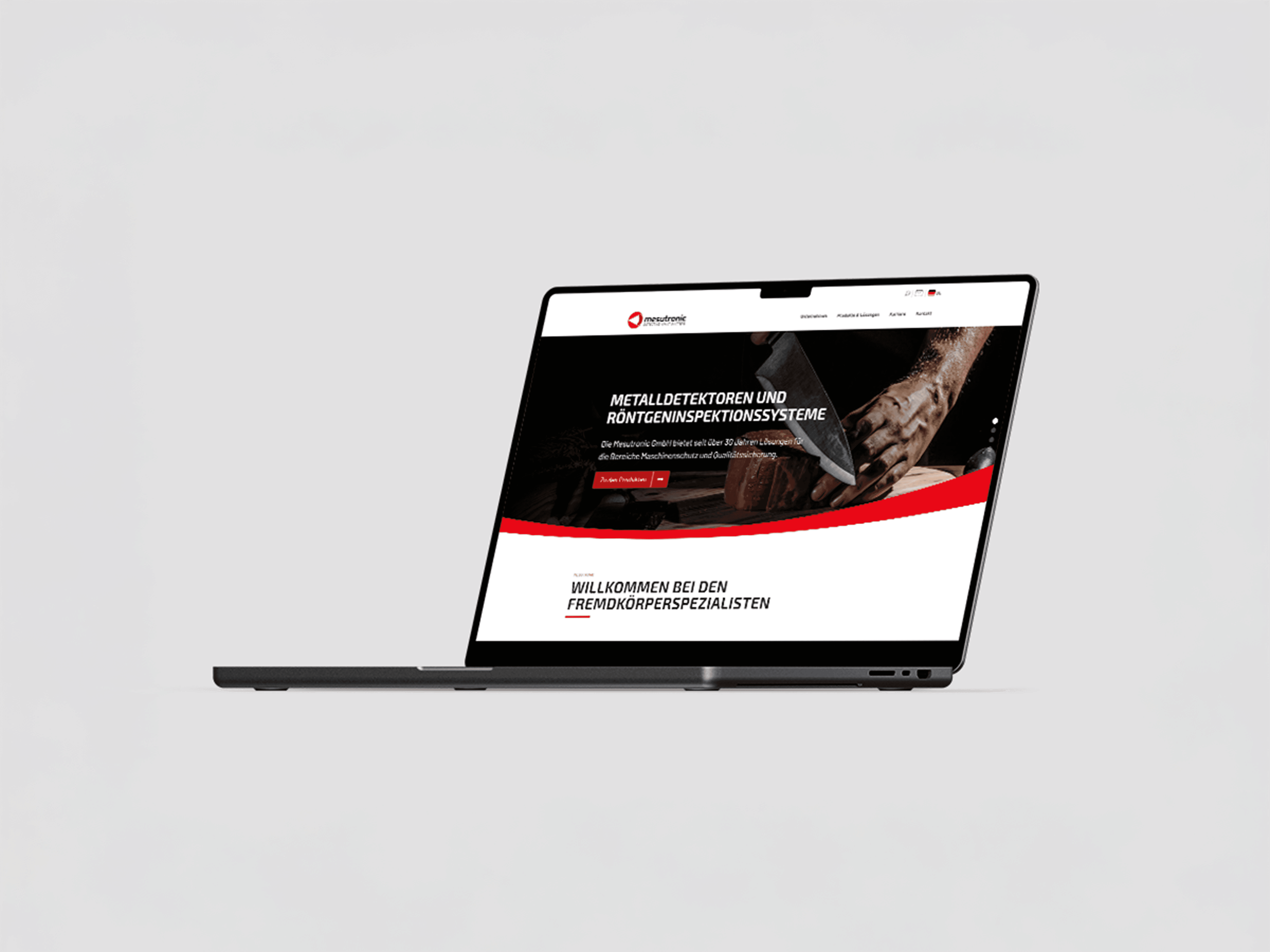 Laptop-Mockup/Referenz einer modernen Website für Friseureinrichtungen und Salonmöbel (AZ Friseurdesign) mit natürlichem und orangen Design.